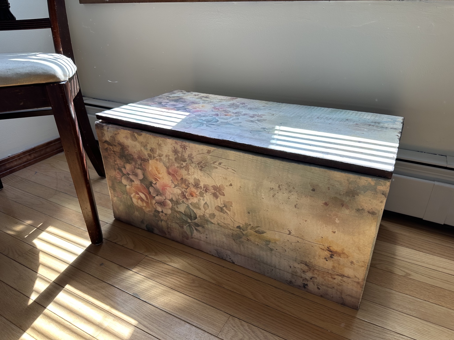 The finished storage box that inspired Decoupage Studio
